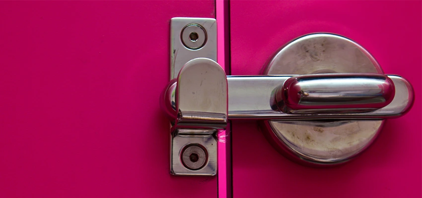 Childproof Gate Lock in The Acreage, Florida