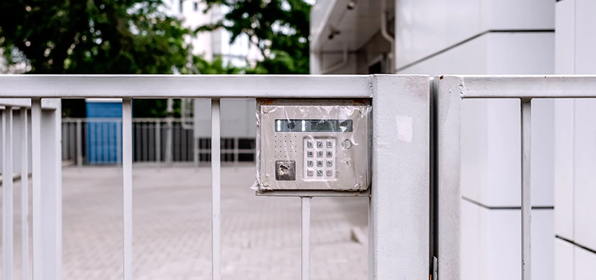 Gate Locks For Metal Gates in The Acreage, Florida